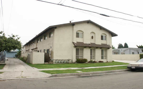 9505 Olive St in Bellflower, CA - Building Photo - Building Photo