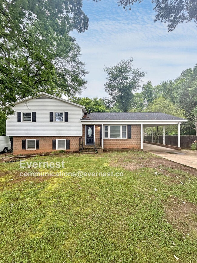 property at 1109 Woodhaven Dr