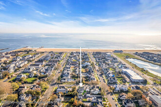 303 B St in Belmar, NJ - Building Photo - Building Photo