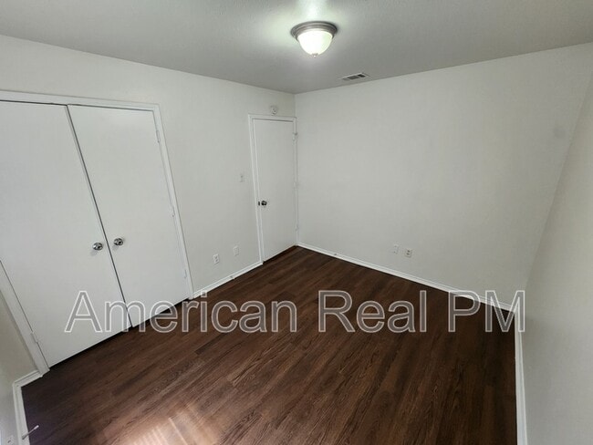 2750 Sunset Strip Dr in Glenn Heights, TX - Building Photo - Building Photo