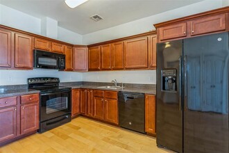 5808 WASHINGTON St-Unit -401 in West New York, NJ - Building Photo - Building Photo