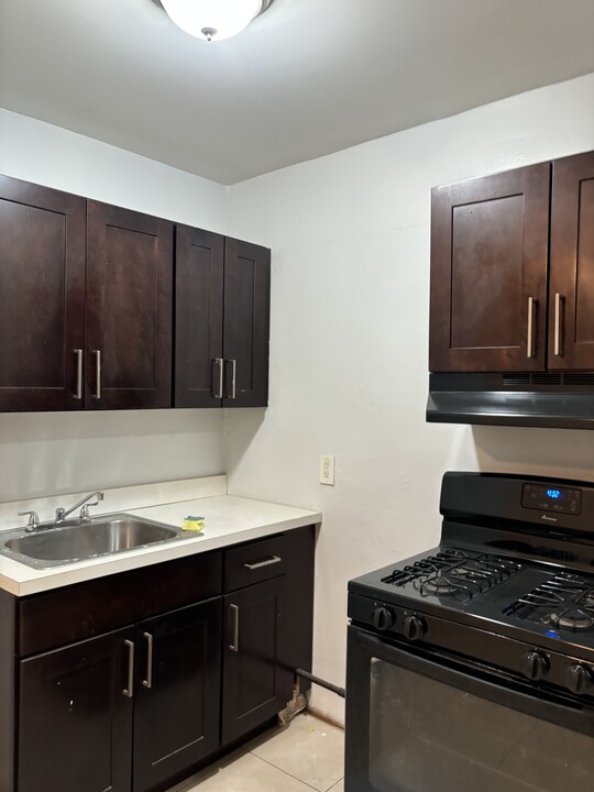 61 Maple Ave, Unit B2 in Irvington, NJ - Building Photo