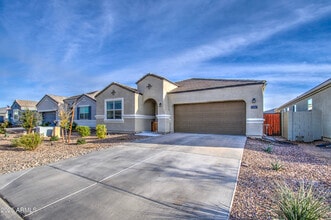 5267 E Diatomite Dr in San Tan Valley, AZ - Foto de edificio - Building Photo