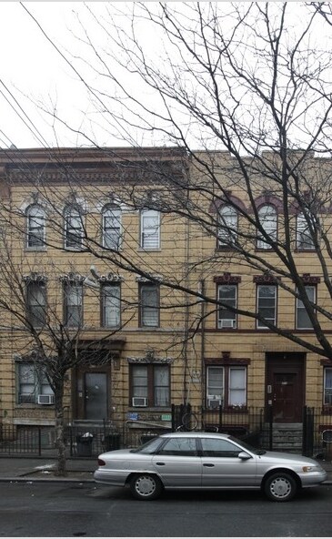 415 Suydam St in Brooklyn, NY - Building Photo