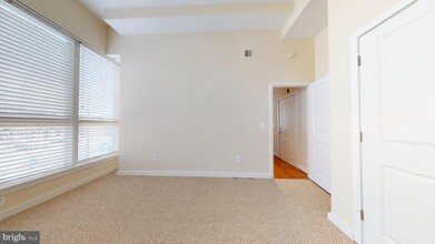 5885 Colorado Ave NW-Unit -108 in Washington, DC - Building Photo - Building Photo