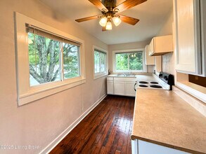 13714-B N Blakely Ln in Louisville, KY - Building Photo - Building Photo