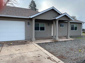 5526 Paloma Ave in Paradise, CA - Building Photo