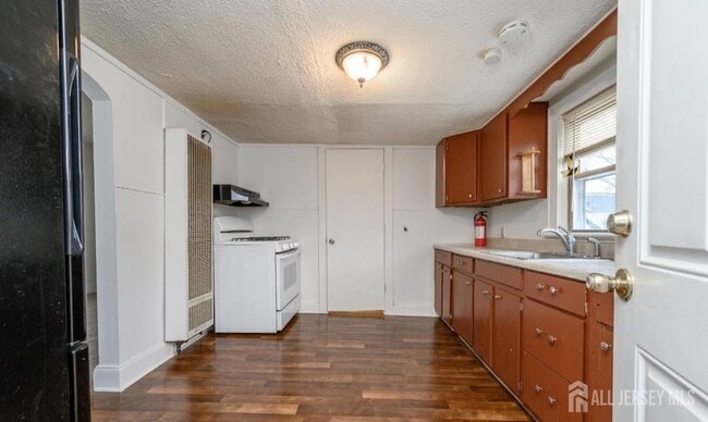 29 Smith St in Sayreville, NJ - Building Photo - Building Photo