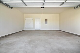 518 Whirlaway Dr in Jarrell, TX - Building Photo - Building Photo