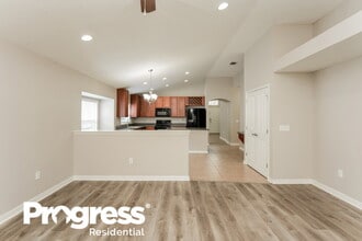 433 Down Pine Dr in Seffner, FL - Building Photo - Building Photo