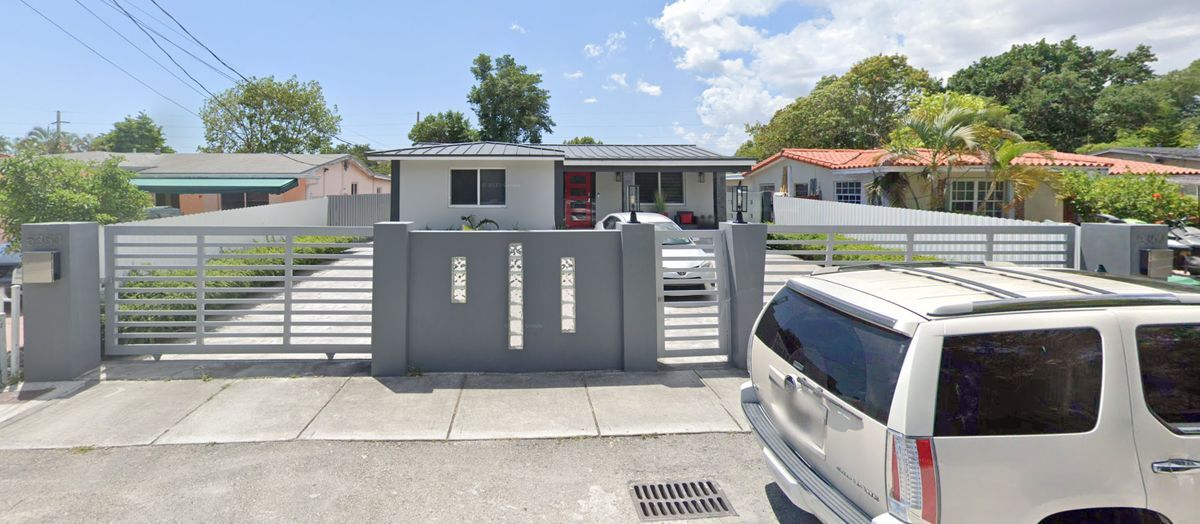 5350 NW 4th St in Miami, FL - Building Photo