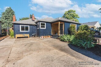 4915 NE 78th Ave in Portland, OR - Building Photo - Building Photo