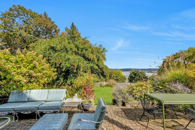 220 Hudson Terrace in Piermont, NY - Building Photo - Building Photo