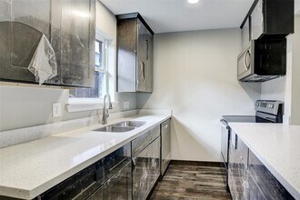 10002 Neuens Rd in Houston, TX - Building Photo - Building Photo