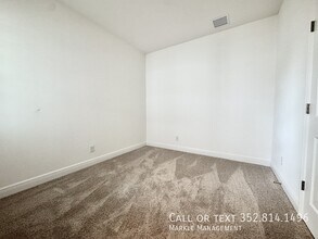 1861 Ross Hammock Ave in Groveland, FL - Building Photo - Building Photo