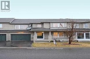 26 MacGregor Ave in Richmond Hill, ON - Building Photo