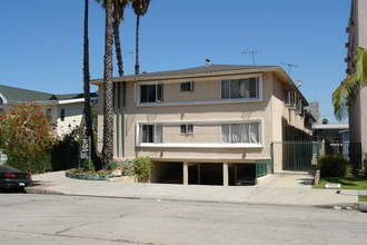 3927 W 7th St in Los Angeles, CA - Building Photo - Building Photo