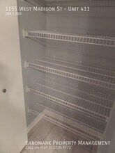 1155 W Madison St-Unit -Unit 411 in Chicago, IL - Building Photo - Building Photo