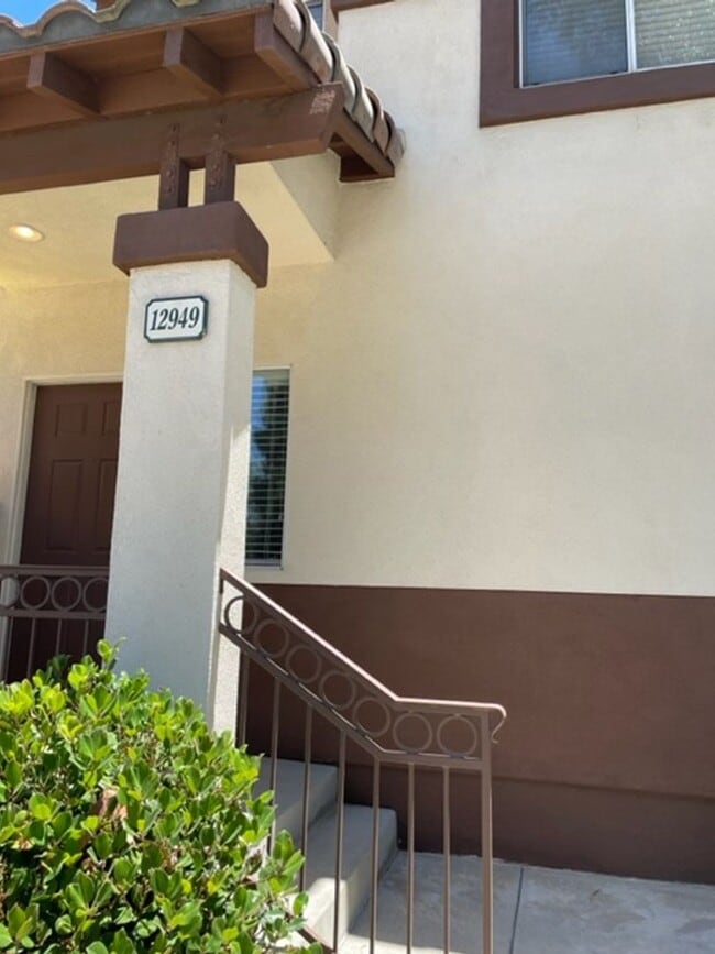 12949 Ternberry Ct in Tustin, CA - Building Photo - Building Photo