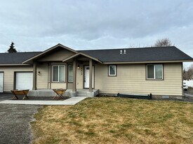 14410-14412 E Heroy Ln in Spokane Valley, WA - Building Photo