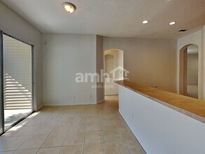 9140 Prosperity Lake Dr in Jacksonville, FL - Building Photo - Building Photo