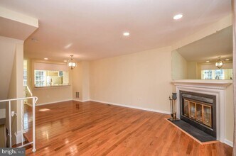 8711 Ravenglass Way in Gaithersburg, MD - Building Photo - Building Photo