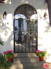 914 Burnside Ave in Los Angeles, CA - Building Photo - Building Photo