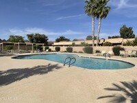 9040 E Winchcomb Dr in Scottsdale, AZ - Foto de edificio - Building Photo