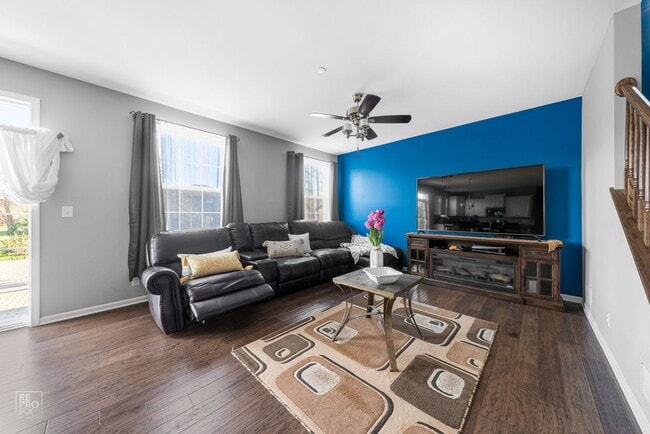 34040 N Jenna Ln in Gurnee, IL - Building Photo - Building Photo