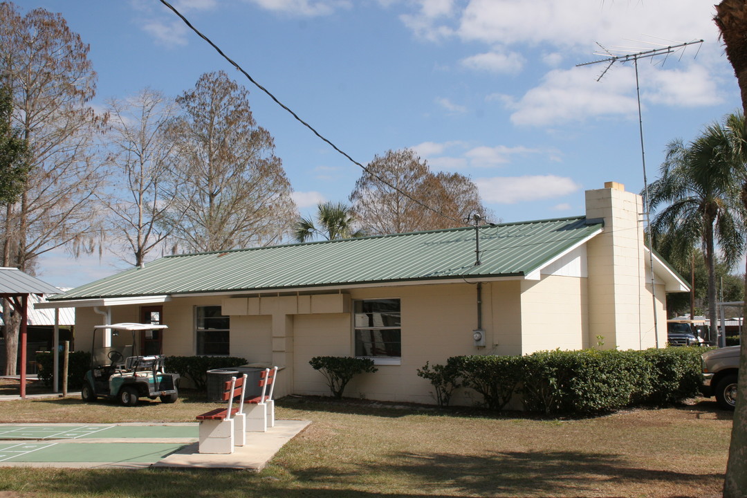 3800 Bruce Blvd in Lake Wales, FL - Foto de edificio