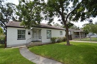 6916 Moss Rose St in Houston, TX - Building Photo - Building Photo