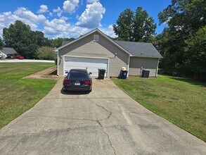 1700 Riveredge Walk in Loganville, GA - Building Photo - Building Photo