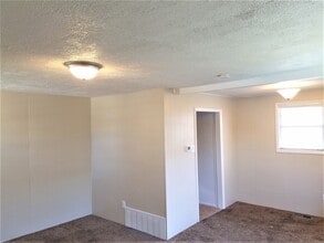 5997 Magnolia St, Unit 2 in Commerce City, CO - Building Photo - Building Photo
