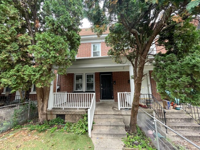 property at 117 S Arch St