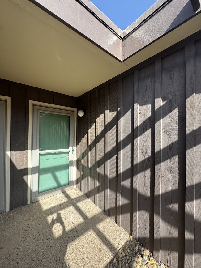 property at 3000 W Illinois Ave