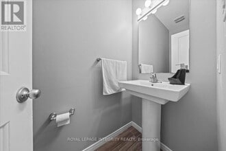 14 Hackney Private in Ottawa, ON - Building Photo - Building Photo
