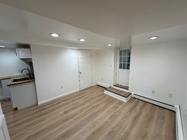 27 McElwain Ave in Cohoes, NY - Building Photo - Building Photo