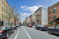 195 Meserole St in Brooklyn, NY - Building Photo - Building Photo