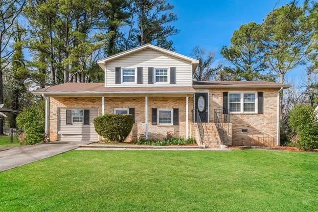 property at 2508 Greenhill Dr NW