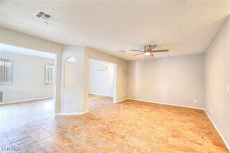 1411 Bareback Ct in Henderson, NV - Building Photo - Building Photo