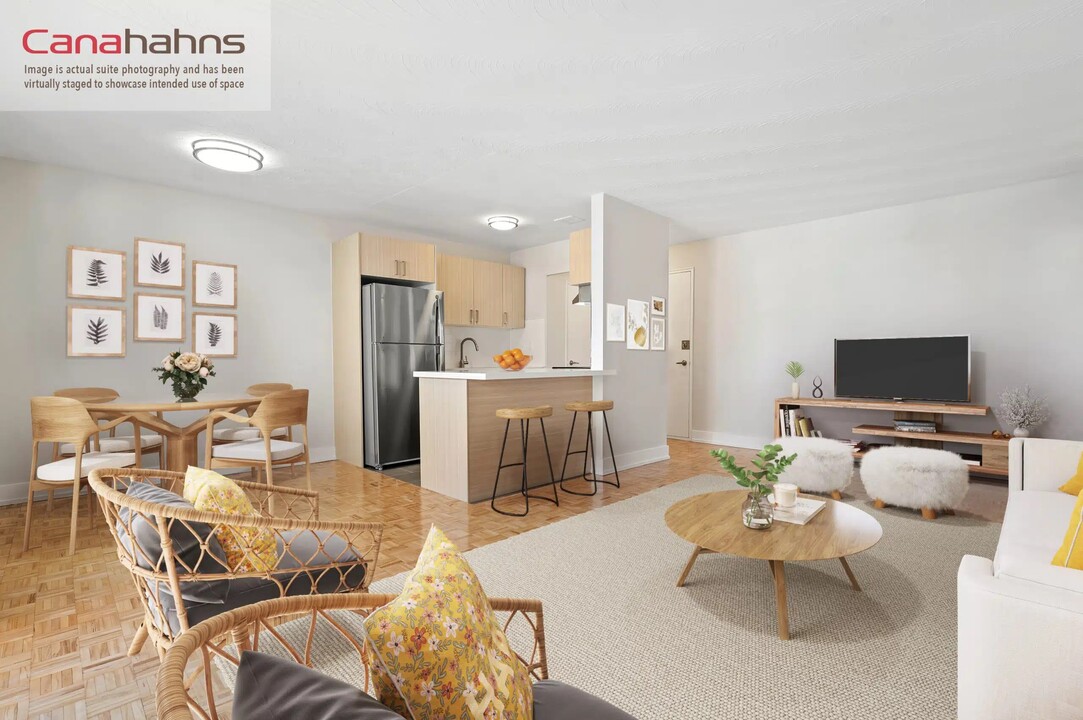 26 Park Street East in Mississauga, ON - Building Photo