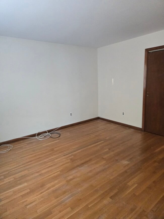 1456 Nepperhan Ave, Unit 2nd in Yonkers, NY - Building Photo - Building Photo