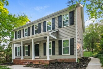 11025 Ballards Pond Ln in Matthews, NC - Foto de edificio - Building Photo