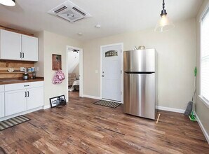 42 Whipple St, Unit 3 in Worcester, MA - Building Photo - Building Photo