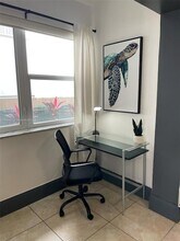 726 8th St, Unit 4 in Miami Beach, FL - Foto de edificio - Building Photo