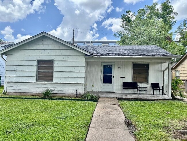 property at 1911 Tabor St