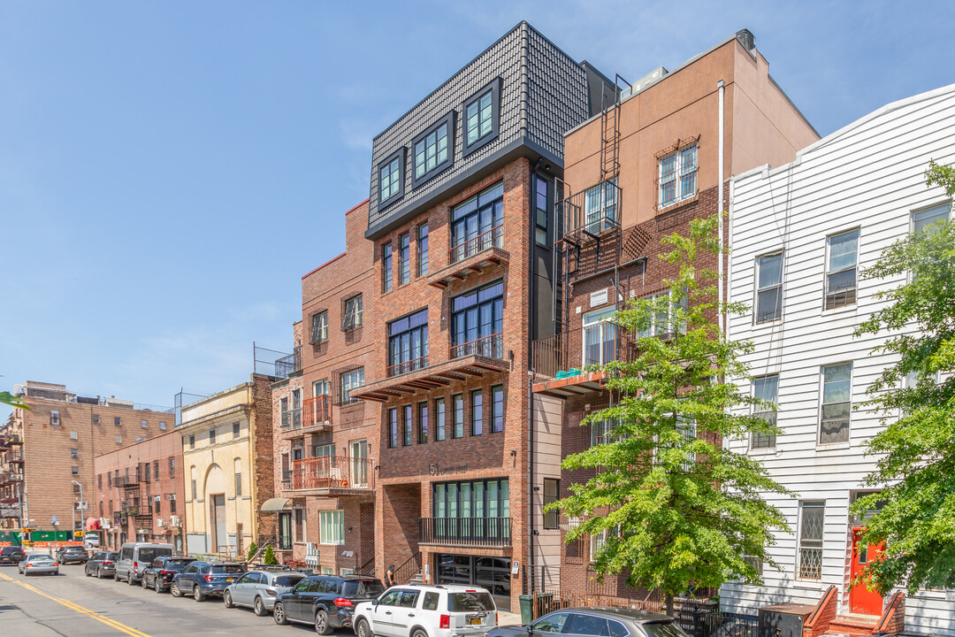 153 Lorimer St in Brooklyn, NY - Foto de edificio