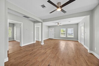 3916 Kennon St in Houston, TX - Foto de edificio - Building Photo