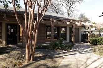 Tealwood Apartment Homes in Dallas, TX - Foto de edificio - Building Photo