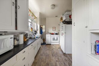 2203 Derby in Berkeley, CA - Building Photo - Interior Photo